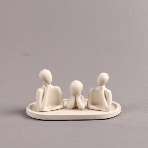 La Familia - Heartwarming Family Sculpture For Modern Home Décor
