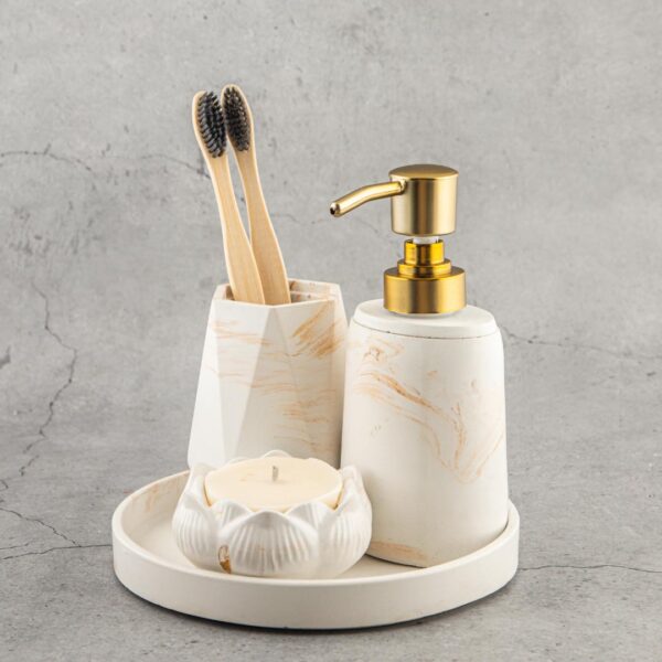 AQUA FLORA - The 4-Piece Set To Elevate Your Bathroom