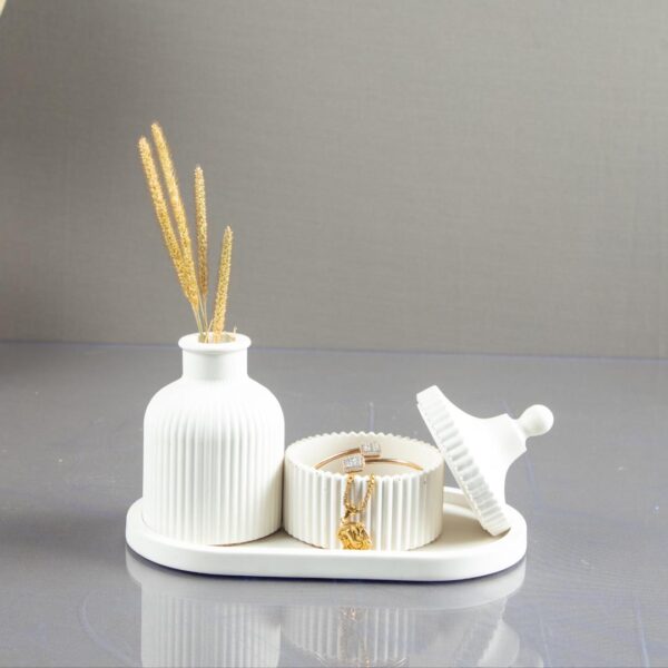 Essence Elegance - Set With a Jewellery Box & Vase For Modern Décor