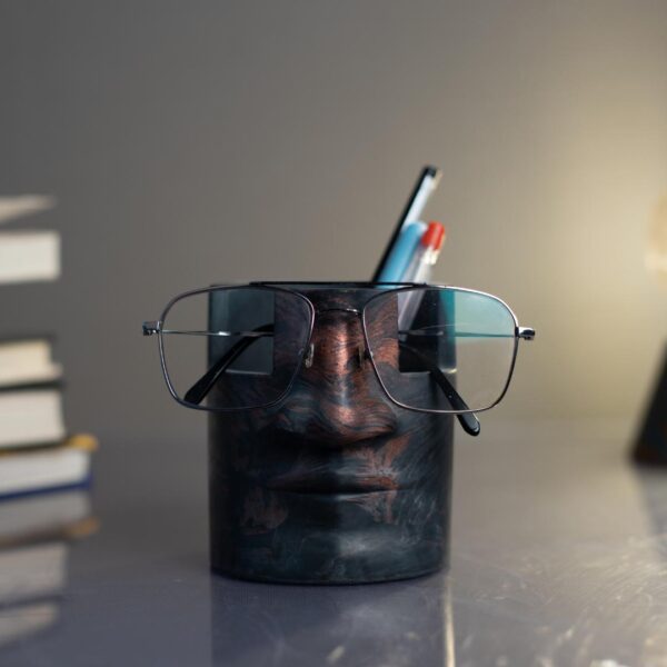 FACE FRAME - Stylish Penstand That Doubles as a Spectacle Holder