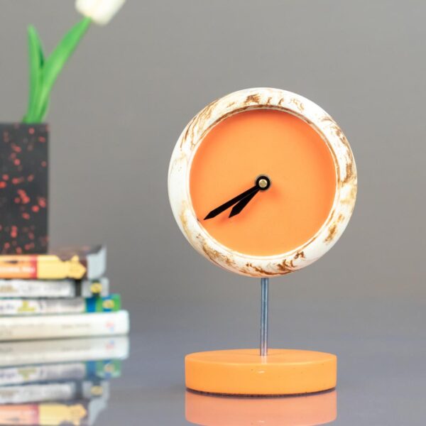 TIME EASE - Stylish Desk Clock For Your Home Or Office Décor